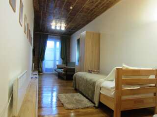 Апартаменты Luxury studio on Rynok square (quiet+balcony) Львов Апартаменты с 1 спальней-10