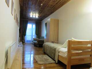 Апартаменты Luxury studio on Rynok square (quiet+balcony) Львов Апартаменты с 1 спальней-20