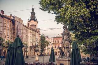Апартаменты Luxury studio on Rynok square (quiet+balcony) Львов Апартаменты с 1 спальней-33